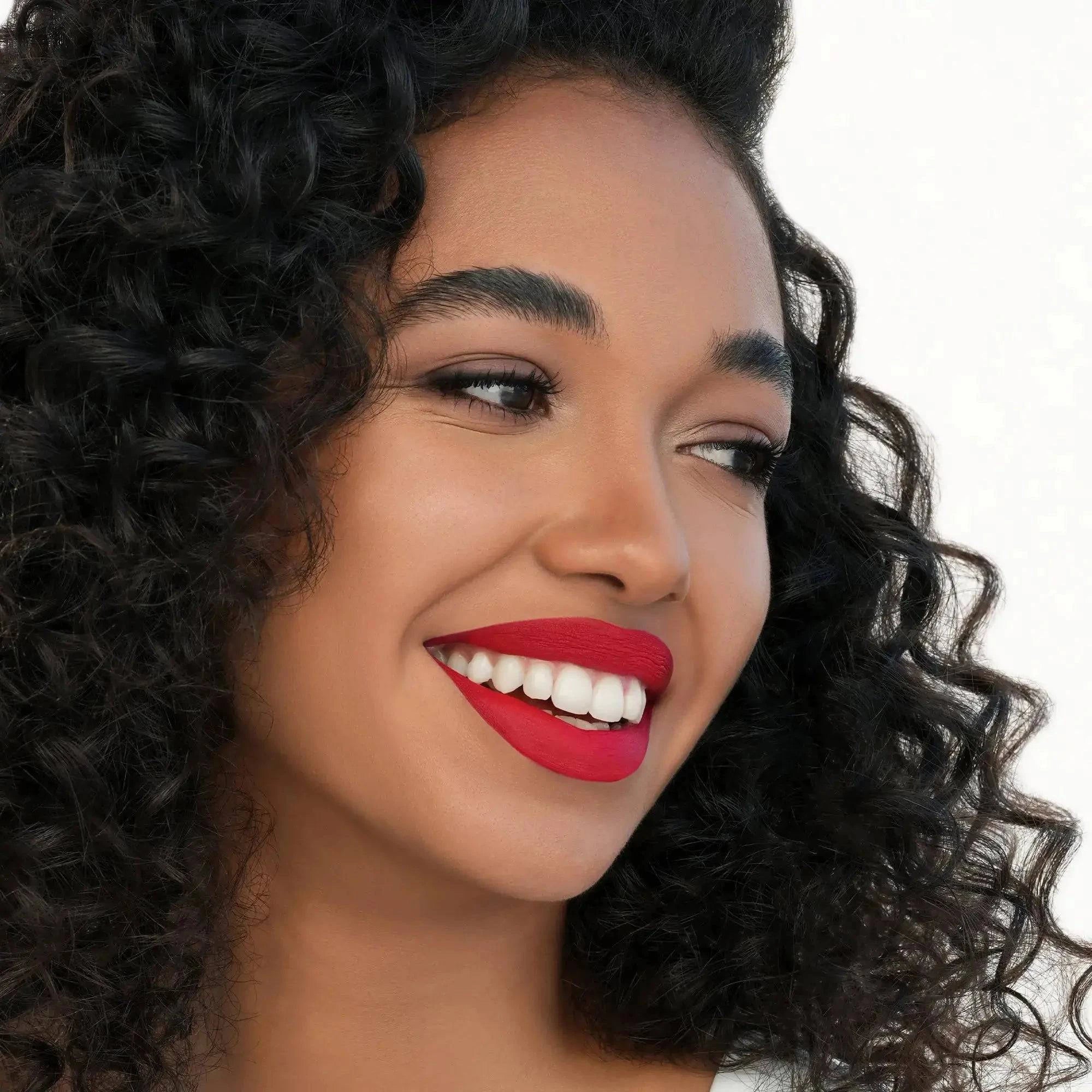 I NEED A ROUGE MATTE LIQUID LIPSTICK - שפתון נוזלי מאט איי ניד אה רוג' Natasha Denona