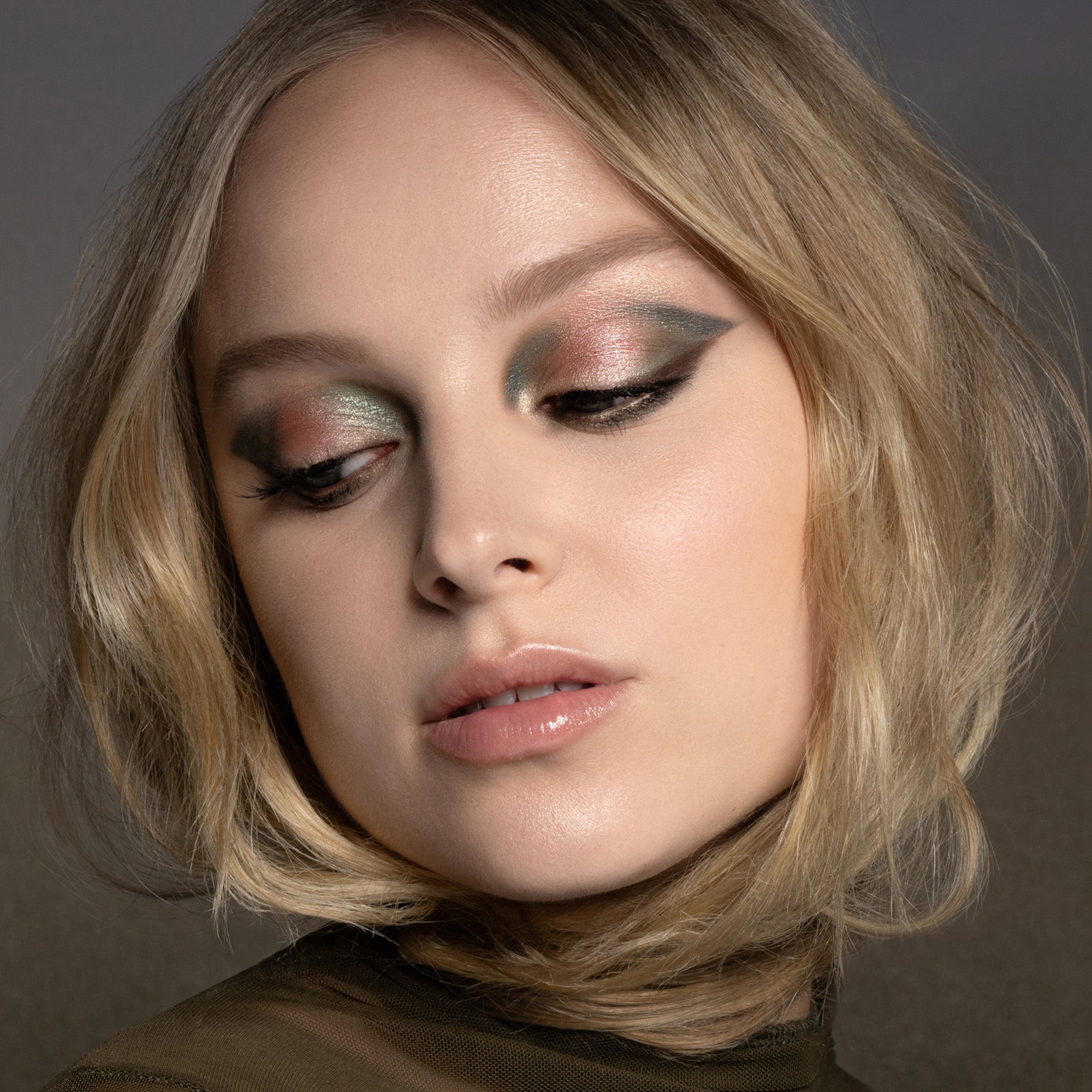 פלטת צלליות לעיניים מיני גלום - MINI GLOOM EYESHADOW PALETTE - נטאשה דנונה מייקאפ