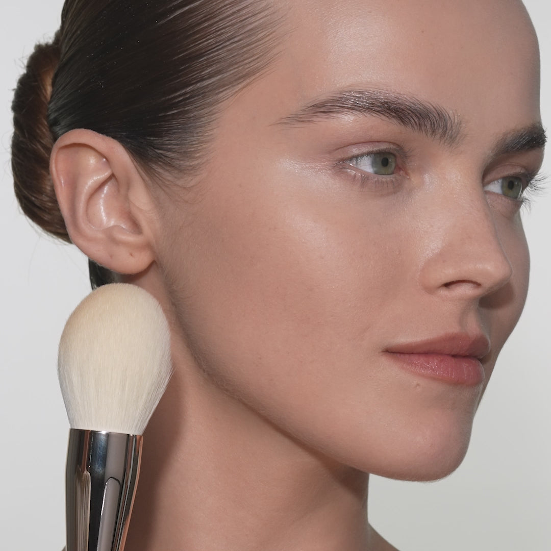 HY-GLAM POWDER BRUSH - מברשת פודרה היי-גלאם