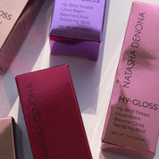 הדגמה חיה של הסווטשים (דגימות צבע) של היי-גלוס.